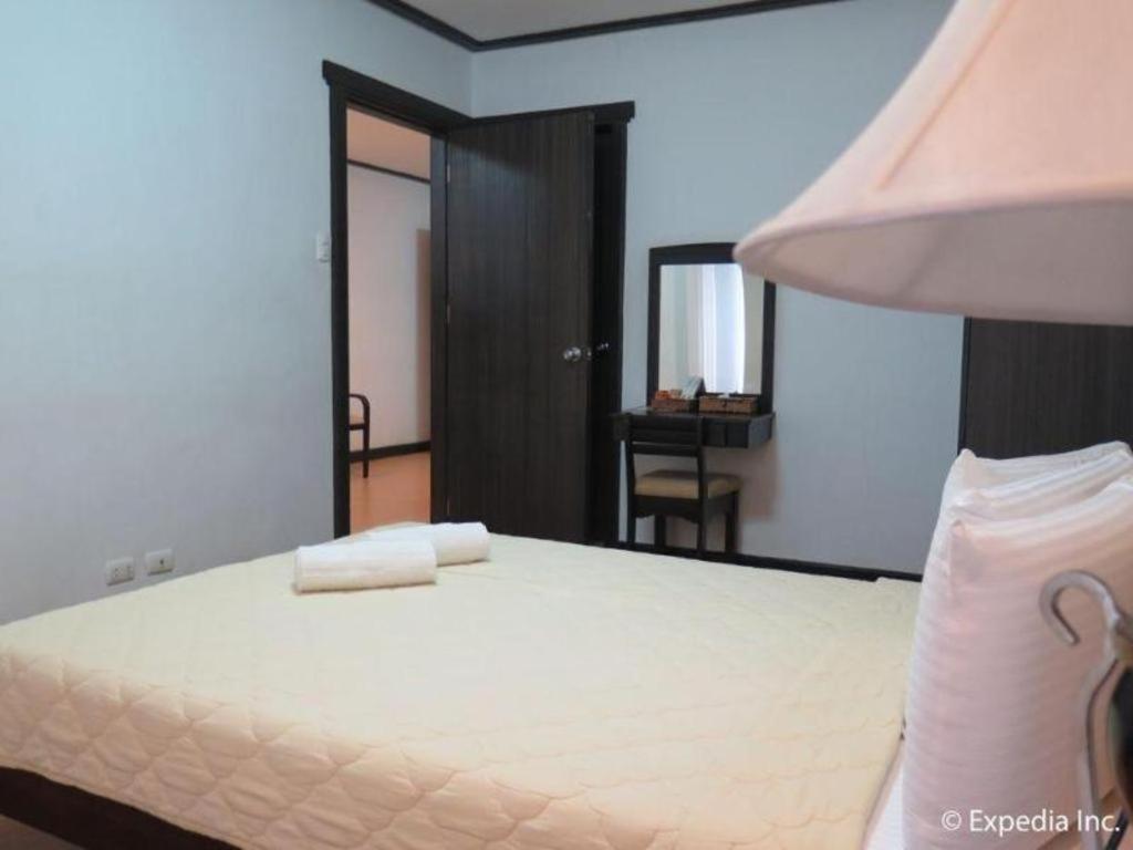 D' Leonor Hotel Davao Экстерьер фото