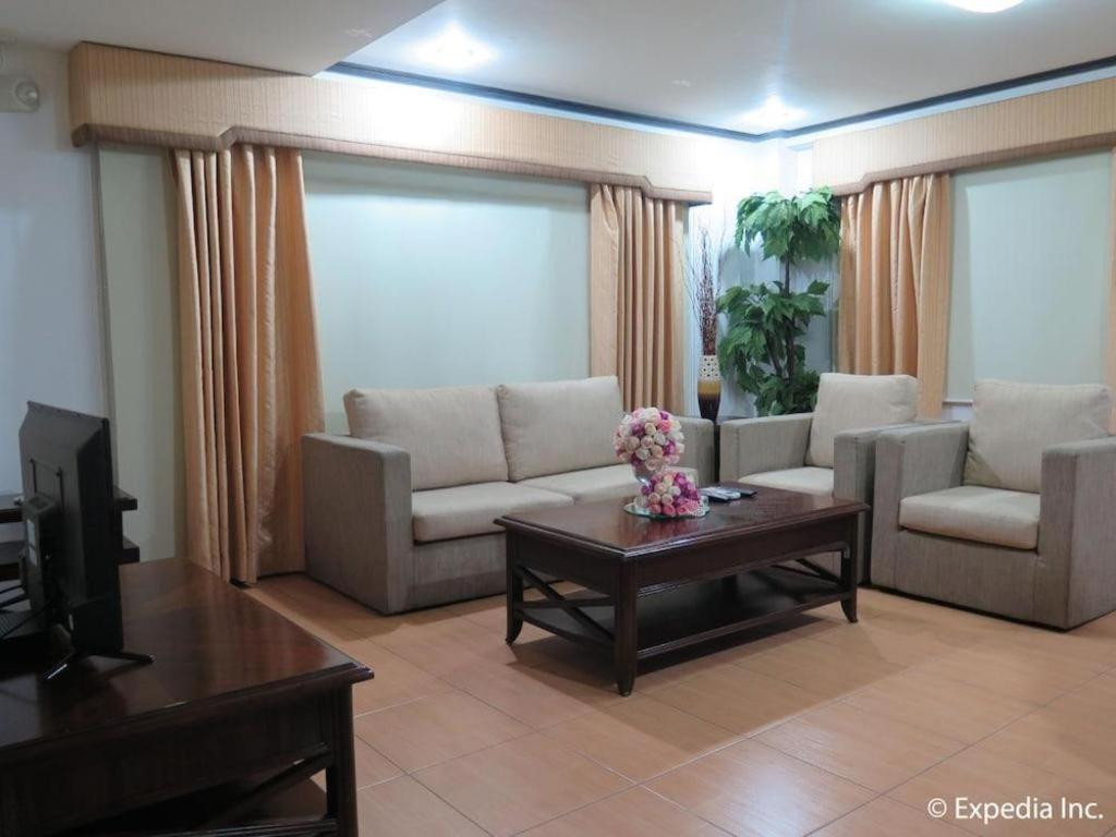 D' Leonor Hotel Davao Экстерьер фото